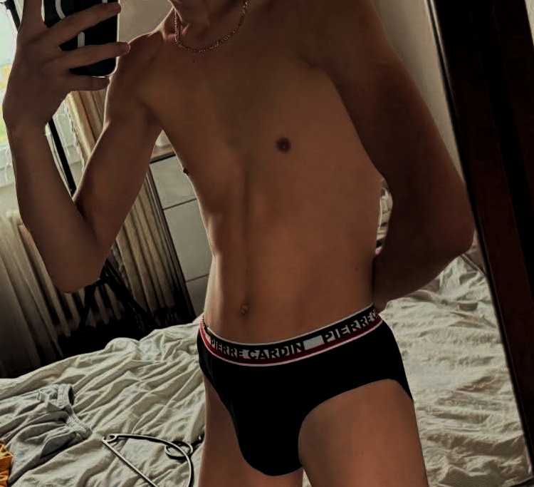 Escorta Oras: Bucuresti - Escorta Telefon: 0784599679 -  Servicii Escorta : Escort top, anunt exclusiv barbatilor care isi doresc o aventura de o ora, o noapte 
Liber si cu dorinta de s'x, valabil non stop 
Pentru detalii optionale, nu ezita sa ma suni
Trimit si videouri cu mine (contra cost) 
Ne intalnim la tine sau la hotel