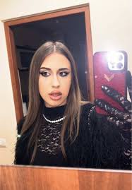 Escorta Oras: Kurtea De Arges - Escorta Telefon: 0723142052 -  Servicii Escorta : Roscata discreta atenta la cerintele tale, ofer domnilor manierati companie si masaj terapeutic la domiciliul meu.  Ofer si cer seriozitate maxima, igiena garantata.  Detalii suplimentare la telefon. 