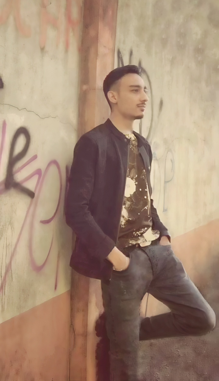 Bucuresti - Escorta Sexy - Salut escort&#039; bi activ vin la tine
sa ne distram ofer c-a activ 
Imi place sa fac masaj 
Am experienta c-a escorta
Oras bucuresti anunt real 
Folosesc de multe ori prezervativ 
Daca nu ai locatie si ai masina
Cautam un loc retras 
Ma excita sa te domin si sunt pasional usor 
Liber non stop sarut sunt aici sa iti fac pe plac 
Anunt contra cost