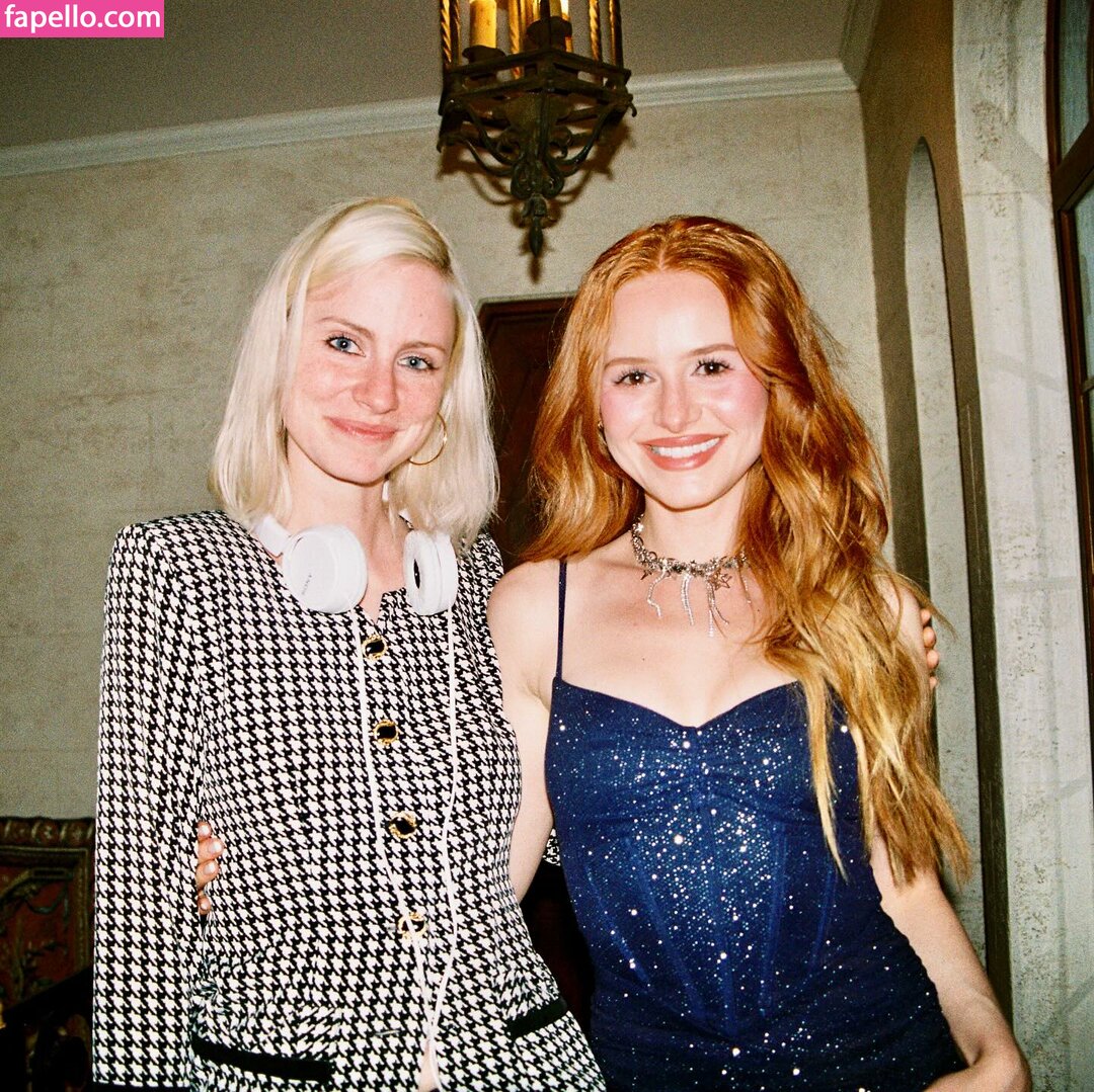 Escorta Oras: Kurtea De Arges - Escorta Telefon: 0723142052 -  Servicii Escorta : Roscata discreta atenta la cerintele tale, ofer domnilor manierati companie si masaj terapeutic la domiciliul meu.  Ofer si cer seriozitate maxima, igiena garantata.  Detalii suplimentare la telefon.  Doar wutzup (