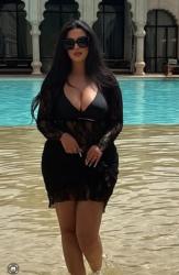 Pitești - Escorta Sexy - Escorta manierata am revenit.  Ofer companie si masaj terapeutic facut cu creme si uleiuri aromate domnilor manierati intr-o locatie discreta.  Locuri de parcare si ac.  Detalii la telefon. 