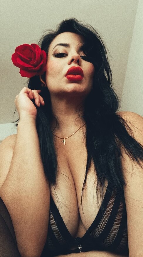 Escorta Oras: Bucuresti Toata Tara - Escorta Telefon: 0906760645 -  Servicii Escorta : MATURA frumoasa, prezentabila, sociabila, cu sex appeal, plina de viata, imi plac barbatii tineri.  Daca tu preferi pe cineva ca mine, te rog sa ma cauti la tel.  0906.  760.  645 (1, 3 eur/min).  Imi poti trimite si sms la nr.  1533 (1, 5 eur/sms) cu textul MATURA si te voi contacta eu imediat.  Exclusiv adultilor, tarif fara tva. 