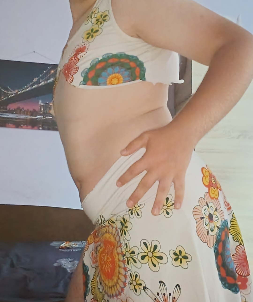 Iași - Escorta Sexy - Buna! B?iat activ.  Ofer urm?toarele servicii: M? travestesc, fac masaj de relaxare, rela?ii intime ?i fac ?i striptease.  
Pun accentul pe bun sim?.  Program?rile se fac pe WhatsApp sau la telefon. 