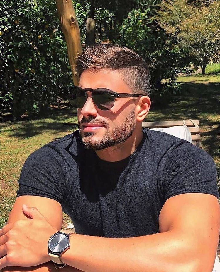 Escorta Oras: Bucuresti - Escorta Telefon: 0764128786 -  Servicii Escorta : Sunt un tip masiv atent la nevoile tale fac dragoste pasionala in diferite pozi?ii cu final