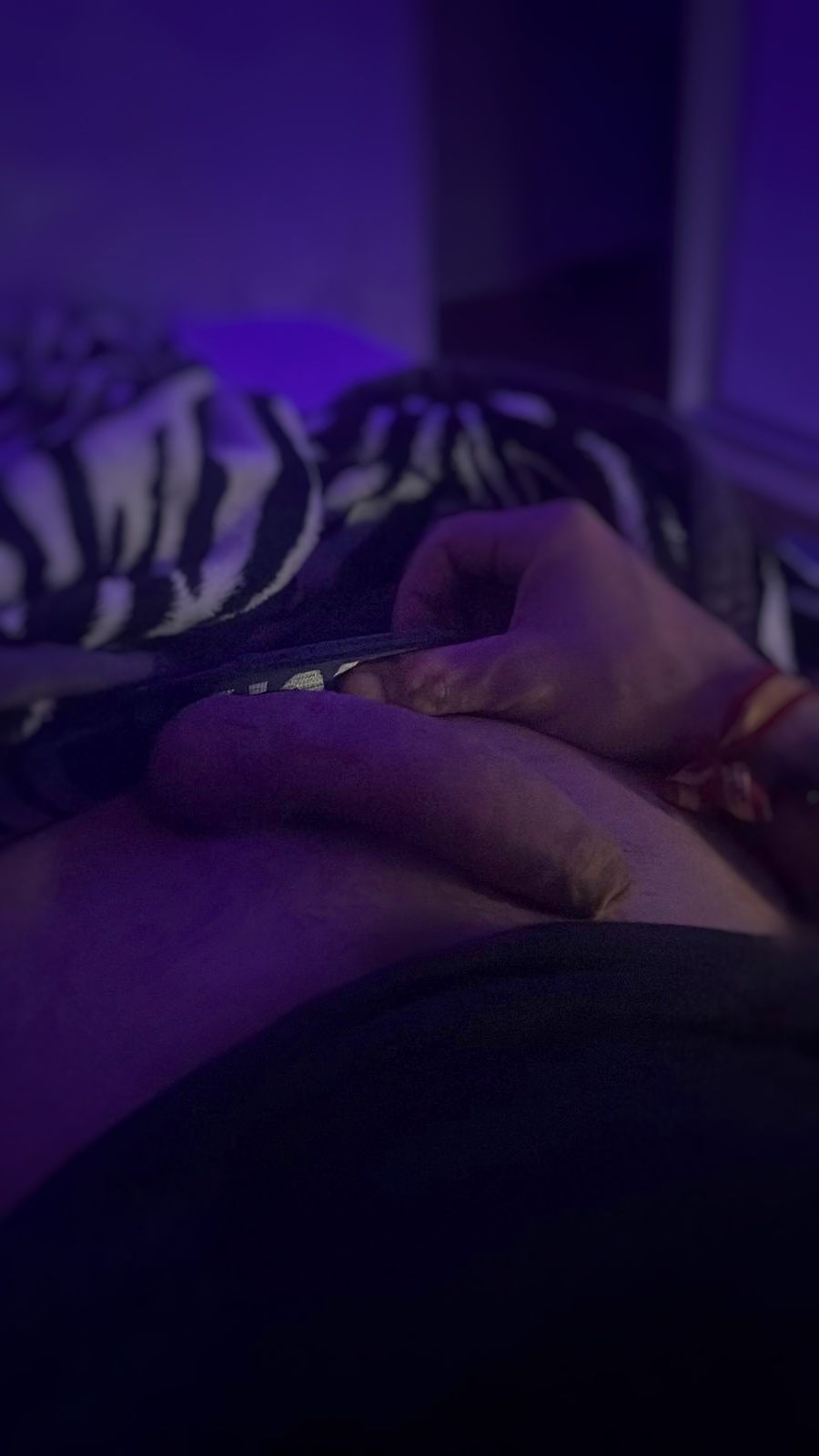 Bucuresti - Escorta Sexy - 2 barbati cu chef si distractie garantata 
Pentru ca avem experinta dotati si cu bun simt creativi si fara emoti venim la tine sau tu la noi 
Avem disponibilitatea de loc pentru cine vrea putem si la tine 
Raspundem pe WhatsAppp si pe nr 
Pozele este reale