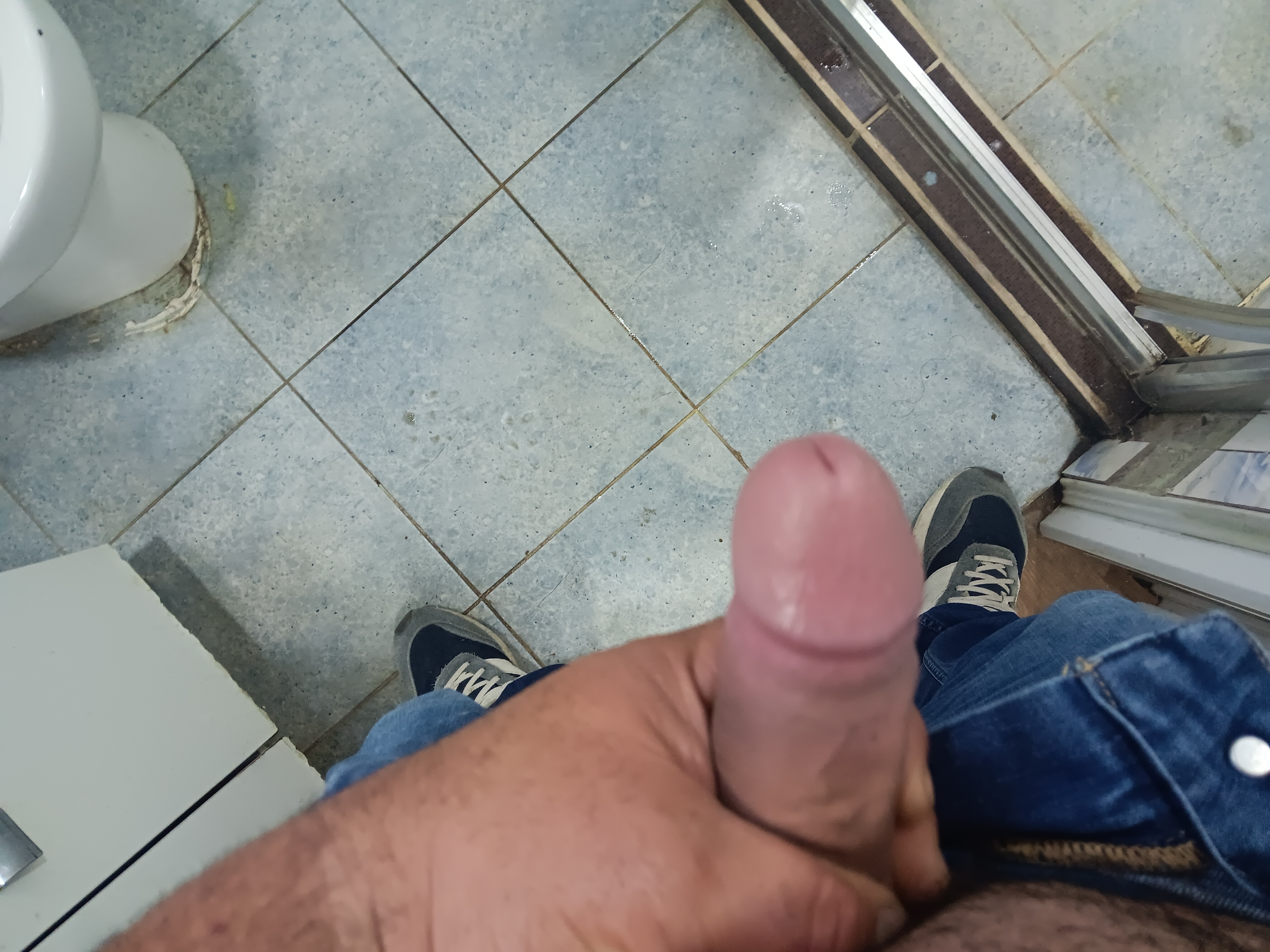 Bucuresti - Escorta Sexy - Anunț valabil doar pentru doamne, indiferent de vârstă!Totul doar de placere!Detalii în privat!Am locație discretă!