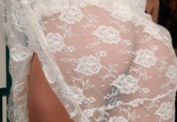 Escorta Sexy - Bucuresti - Enoriasa plina de pofte carnale caut preot pentru o spovedanie la domiciliu.  Am avut gânduri păcătoase cu popi de la ultima spovedanie când îngenuncheată în fata preotului i-am văzut scula întărită balanganindu-se  și prelingandu-se din ea lichidul alb.  Mi-a dat atunci preotul numărul lui de telefon, sa îl chem, sa îmi facă acasă o sfestanie, dar l-am pierdut.  Am nevoie de niște dezlegări în privat, ca ma excita gândul de a te lega de pat și de scula, de a te domina si pălmui, de a ma mângâia deasupra fetei tale, de a te uda cu orgasmul meu după ce ma lingi și îmi frămânți sânii.  Știu ca și eu sunt obsesia ta, demonul feminin din visele tale.  Te aștept intr-o ținută revelatoare si sexy, sa îmi dezvălui în fata ta formele ascunse, senzuale și păcătoase! Data viitoare poate îmi mai chem o prietena la dezlegări, sa îți punem împreună la încercare harul.  Bucuresti - Escorta Sexy - Enoriasa plina de pofte carnale caut preot pentru o spovedanie la domiciliu.  Am avut gânduri păcătoase cu popi de la ultima spovedanie când îngenuncheată în fata preotului i-am văzut scula întărită balanganindu-se  și prelingandu-se din ea lichidul alb.  Mi-a dat atunci preotul numărul lui de telefon, sa îl chem, sa îmi facă acasă o sfestanie, dar l-am pierdut.  Am nevoie de niște dezlegări în privat, ca ma excita gândul de a te lega de pat și de scula, de a te domina si pălmui, de a ma mângâia deasupra fetei tale, de a te uda cu orgasmul meu după ce ma lingi și îmi frămânți sânii.  Știu ca și eu sunt obsesia ta, demonul feminin din visele tale.  Te aștept intr-o ținută revelatoare si sexy, sa îmi dezvălui în fata ta formele ascunse, senzuale și păcătoase! Data viitoare poate îmi mai chem o prietena la dezlegări, sa îți punem împreună la încercare harul.