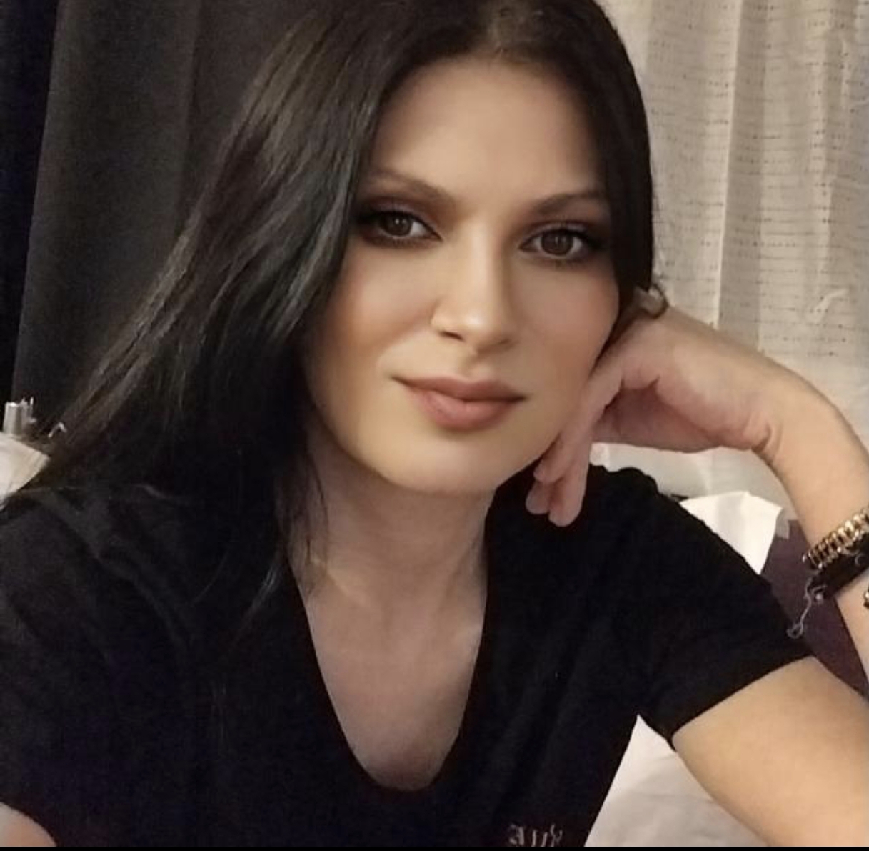 Anunturi Escorte Bucuresti / Deplasare domiciliu, hotel, acasa - Telefon: 0763562751 - TOP ESCORT IN TOWN Bună, sunt Karla.  Sunt o doamnă mereu gata să te facă să te simți bine.  Am un simț al umorului foarte bun, sunt inteligentă și foarte prietenoasă.  Aștept cu nerăbdare să te cunosc și să petrecem timp minunat împreună, unde să puteți face mișcare, dar și să vă relaxați în același timp ???????? Nu ezita să mă contactezi și să-mi pui orice întrebare.  Lucrez foarte curat și sunt foarte respectuoasă.  Aștept același lucru și de la tine.  Alege-mă și lasă-mă să-ți arăt abilitățile mele / /DOAR PERSOANE SERIOASE /