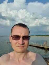 Escorte din - Bucuresti Romania | Anunturi Matrimoniale / Escorte Sexy  - Telefon:  0767554116 - Bună sunt Sorin sunt din București am 33 de ani și ofer placeri intense fara bani, de placere, cuplurilor, doamnelor mature, domnisoarelor interesate de aventuri pasionale si fierbinti.  
Precizez ca fac deplasari, ma puteți contacta pentru programari la nr tel și watsapp .  
Aștept cu interes sa ma contactați, nu răspund la numere private.