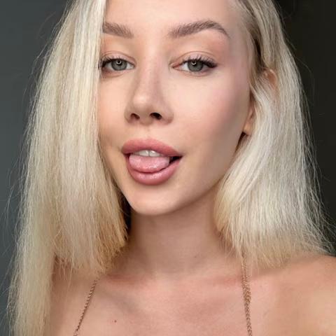 Escorta Oras: Kurtea De Arges - Escorta Telefon: 0723142052 -  Servicii Escorta : Roscata discreta atenta la cerintele tale, ofer domnilor manierati companie si masaj terapeutic la domiciliul meu.  Ofer si cer seriozitate maxima, igiena garantata.  Detalii suplimentare la telefon.  Doar wutzup (