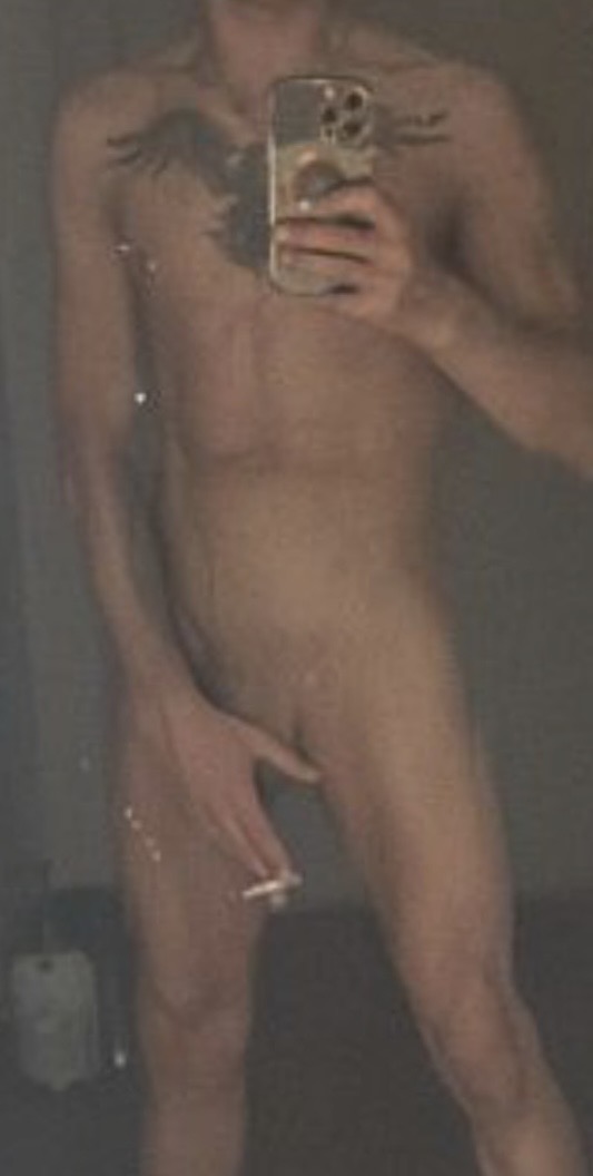 Bucuresti - Escorta Sexy - Salut, ma numesc David , 29 ani , activ cu locatie .  Va ofer masaj de relaxare erotic si multe alte fantezii, trebuie doar sa fi decis ce vrei! Nu raspund la numere private ! Nu trimit poze xxx! Cei ce au pofta de caterinca vor fi blocati! Mai multe detalii va astept la telefon sau whatsApp! Multumesc /
