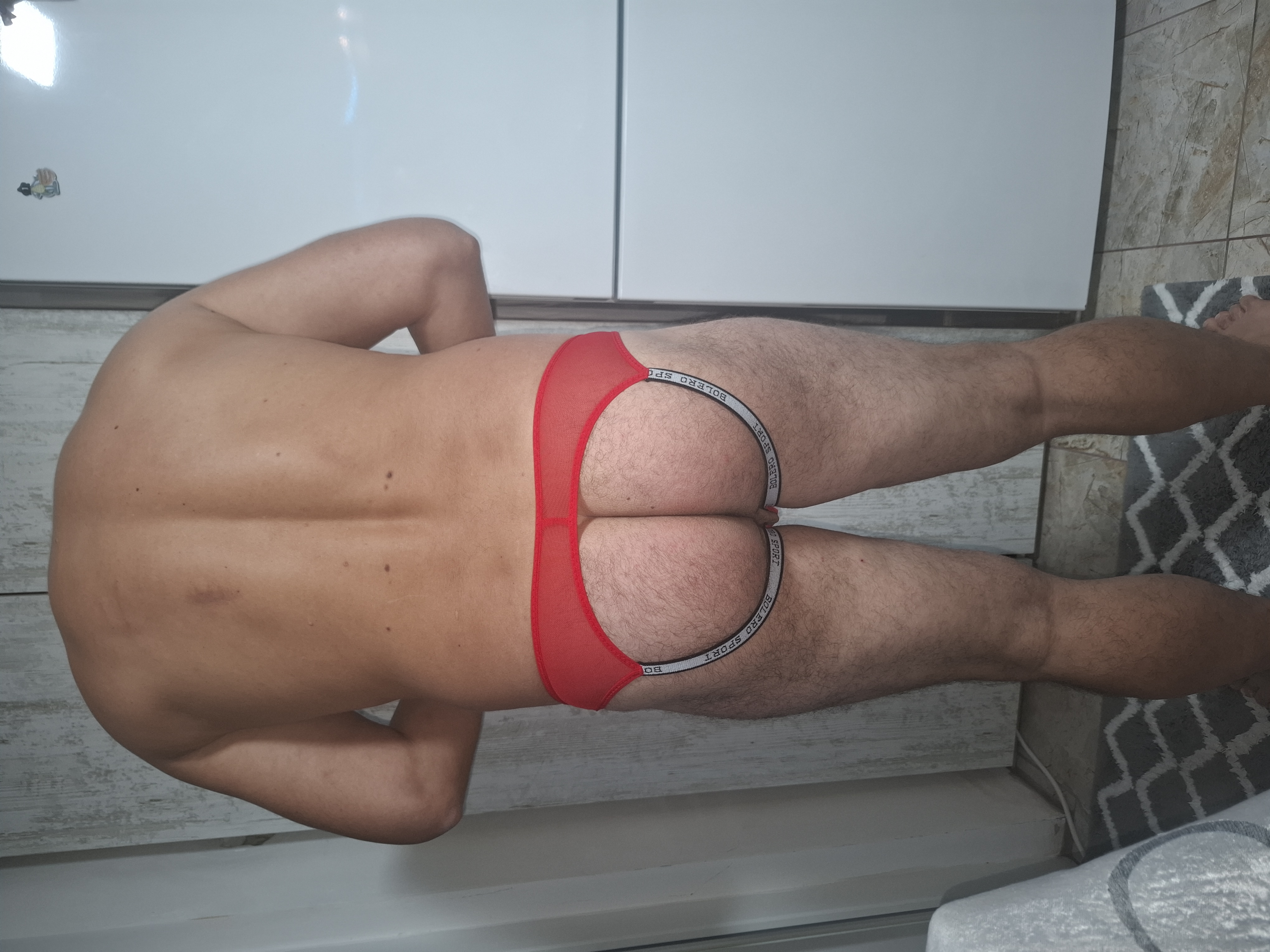 Buzau - Escorta Sexy - Va sall sunt versatil dar mai mult fut mesj pe whatapp sau suna?i-m? sa vb contra cost