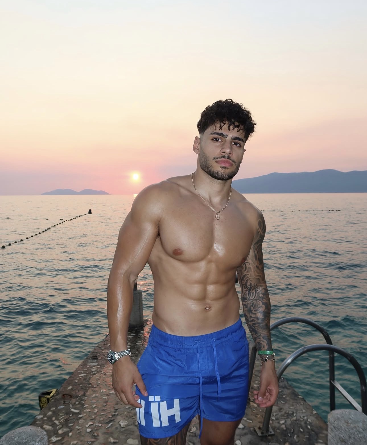 Bucuresti - Escorta Sexy - Doar pt femei