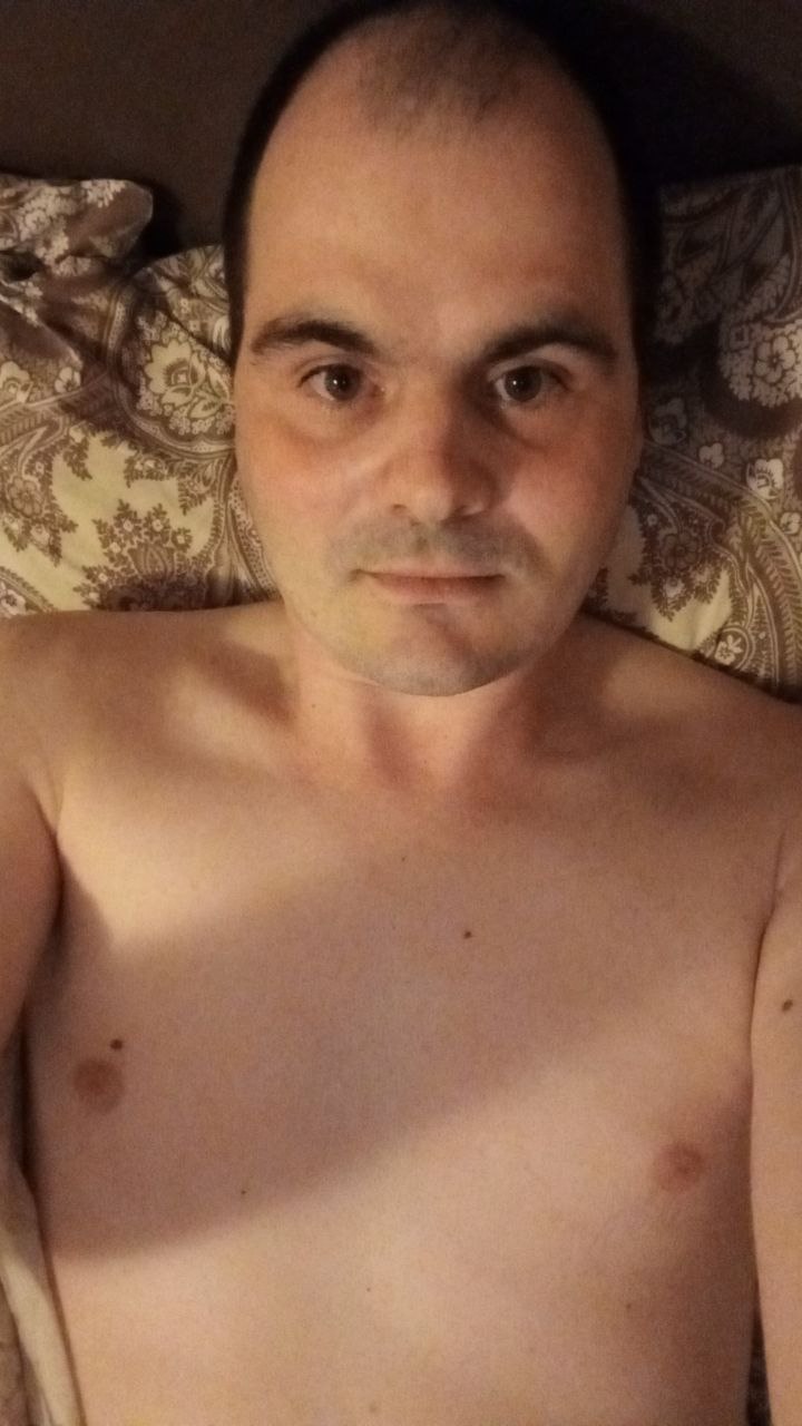 Galați - Escorta Sexy - Eu sunt Marian din Tudor Vladimirescu județul Galați sunt în căutarea unei persoane care să îmi facă toate plăcerile aștept mesaje pe WhatsApp sau la telefon