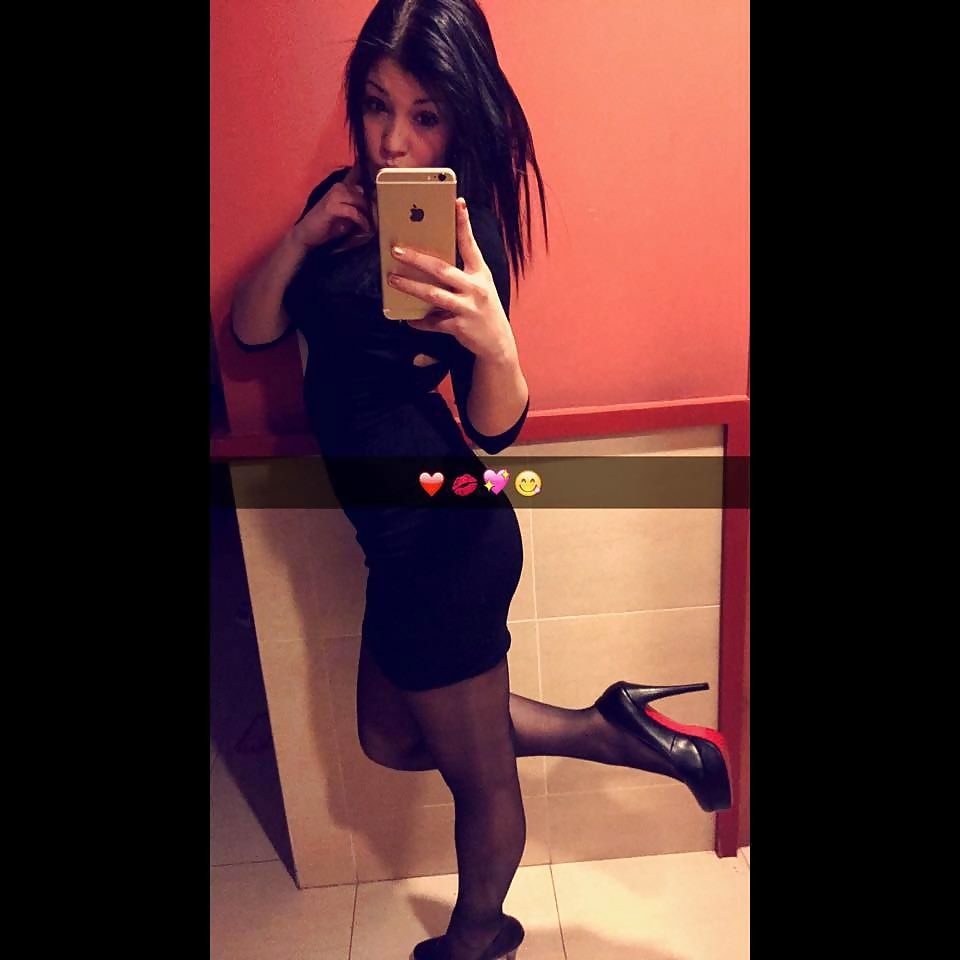 Bucuresti - Escorta Sexy - Simte extazul si experimenteaza sexul total alaturi de o bruneta fierbinte ce te va duce pe culmile placerii intr-o locatie foarte cocheta unde discretia si igiena sunt prioritare.  Te pot insoti si acolo unde doresti.  Programari prin sms la nr 1533 (1, 5 eur/sms+tva) cand trimiti text BRUNETA sau direct prin telefon la nr 0906-800-592 (1, 3 eur/min+tva).  Te astept! Exclusiv adultilor!