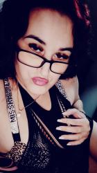 Bucuresti - Escorta Sexy - Bun venit! Îți pot oferi masaj erotic sau de relaxare
Eu sunt Alyss   o femeie pasională și deschisă la minte.  
Pentru cei care mă cunosc deja   mă bucur să ne revedem!
Pentru prietenii noi   pregătiți-vă pentru o experiență cu adevărat specială!
Despre mine:
O femeie specială   am doar un picior și folosesc un scaun rulant, dar asta nu ne va opri
Hai să trăim împreună momente reale   pline de pasiune, apropiere și energie bună!