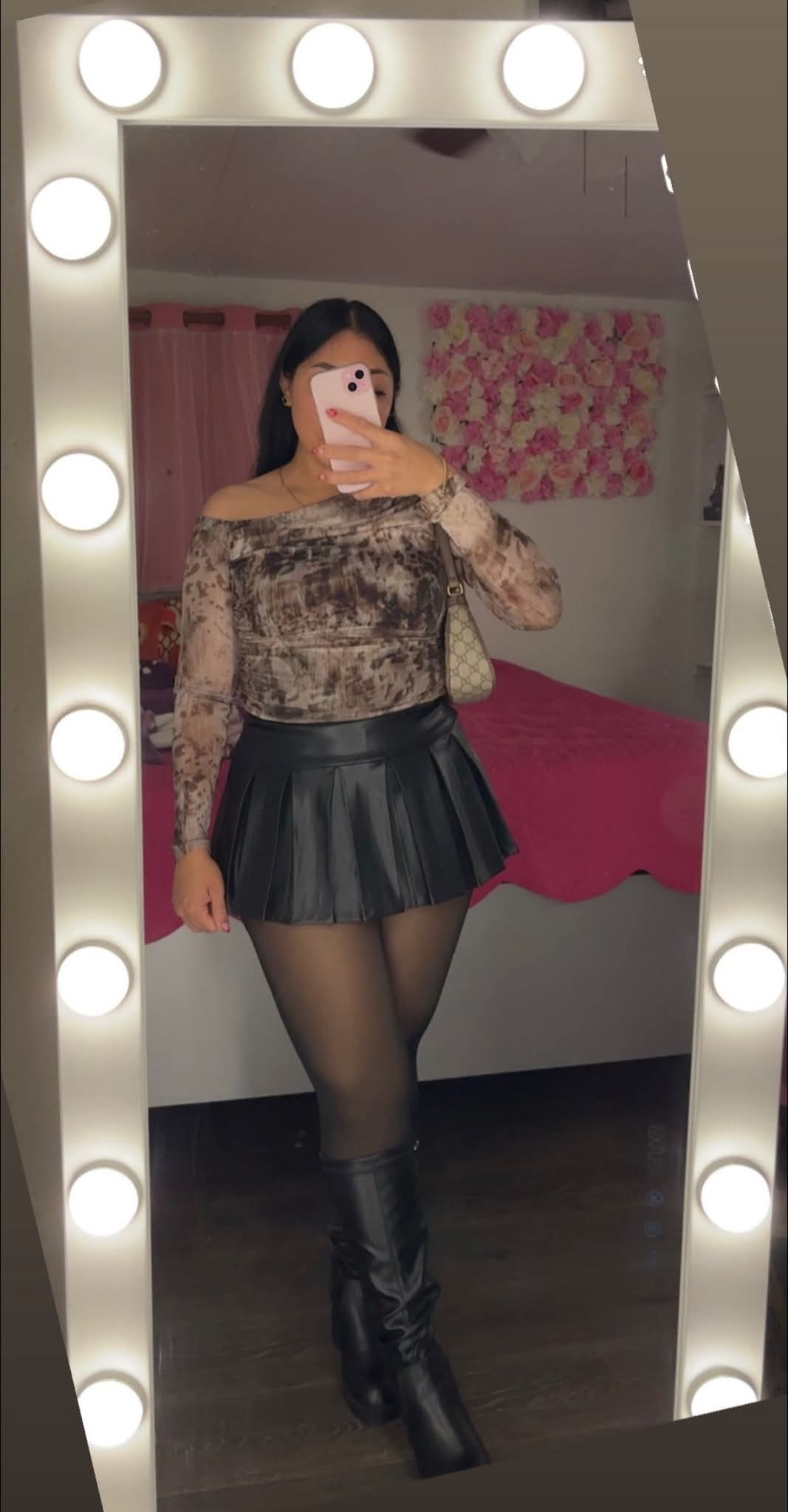 Escorta Sex - Escorta manierata am revenit.  Ofer companie si masaj terapeutic facut cu creme si uleiuri aromate domnilor manierati intr-o locatie discreta.  Locuri de parcare si ac.  Detalii la telefon.  - Telefon: 0735342440 