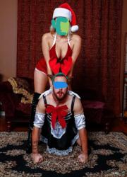 Bucuresti - Escorta Sexy - Vino la mine, sa te iubesc sub vasc cu straponul, elfule! Vino, sa te disciiplinez cu biciul, cureaua sau cravasa, spiridusule obraznic si masochist! Vino, sa iti calaresc fata cu fundul si sa te incornorez, renutule! Vino, sa imi aduci fursecuri si cozonac si sa te antrenez ca sclav de cumparaturi, Mos Craciun! Sunt stapana Sanziana si te astept la o sesiune incendiara de pegging, dominare, sisificare, cuckolding, de fetisuri, jocuri de rol, de constrangere, de conttol, de supunere, umilire, de impact sau de masaj! Abordez toata aria bdsm/femdom.  Detin o intrega recuzita ce face concurenta teatrului: lenjerii si tinute sexy, jucarii, peruci, tocuri.  Ma ocup si de incepatori, si de avansati.  Suna-ma din timp!