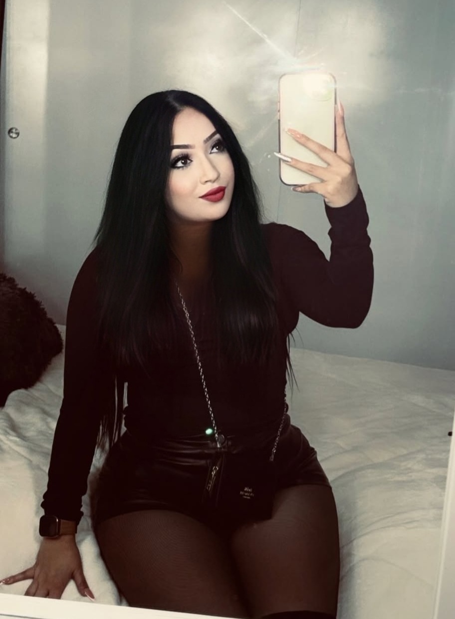 Escorta Sex - Top escorta bruneta titrata, cu experienta, o fire placuta, calma si rabdatoare ofer companie, masaj de relaxare si terapeutic in conditii de lux.  Detalii la telefon.  - Telefon: 0752345071 