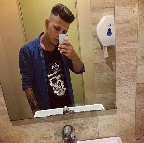 Bucuresti - Escorta Sexy - Salut sunt dani un tân?r dotat a?i pot oferi masaj de relaxare rog seriozitate ?i a?tept domni cura?i ?i genero?i s? m? sune