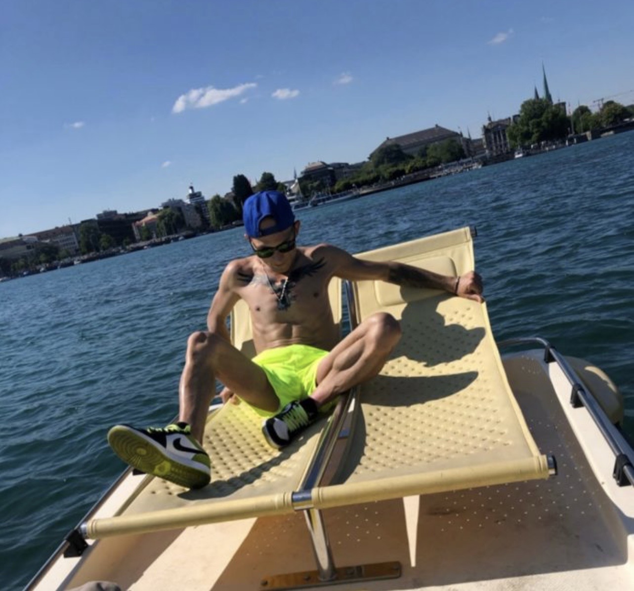 Bucuresti - Escorta Sexy - Relaxare erotic si multe alte fantezii, trebuie doar sa fi decis ce vrei! Nu raspund la numere private ! Nu trimit poze xxx! Cei ce au pofta de caterinca vor fi blocati! Mai multe detalii va astept la telefon sau whatsApp! Multumesc