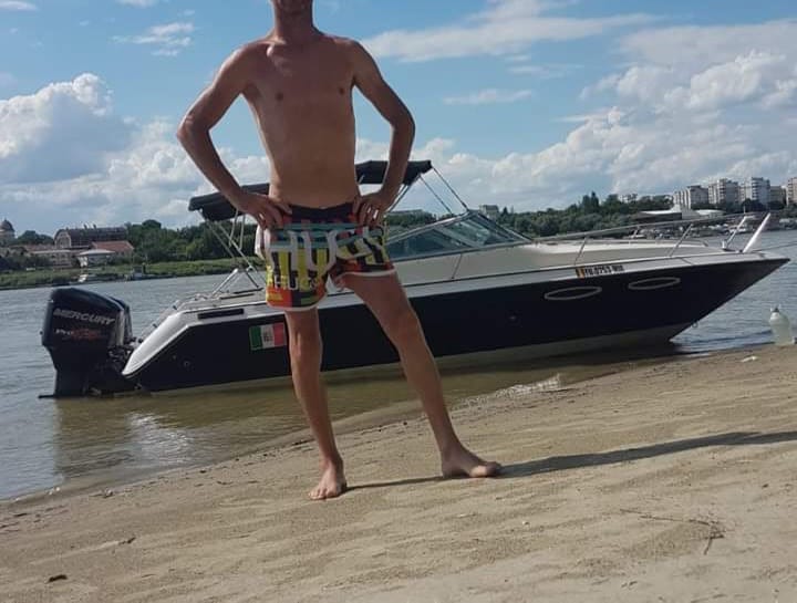 Bucuresti - Escorta Sexy - Salut, esti in cautarea unu masaj relaxant profesional dar si mai mult de atat? Atunci eu sunt solutia, detin masa de masaj, uleiuri profesionale fara parfum, muzica ambientala intr-un spatiu discret si luxos, posibilitatea de a face dus inainte si dupa.  pentru mai mukte detalii suna-ma sau scrie pe whatsapp la numarul afisat, discretia si igiena pe primul loc.  NU DERANJA INUTIL!!