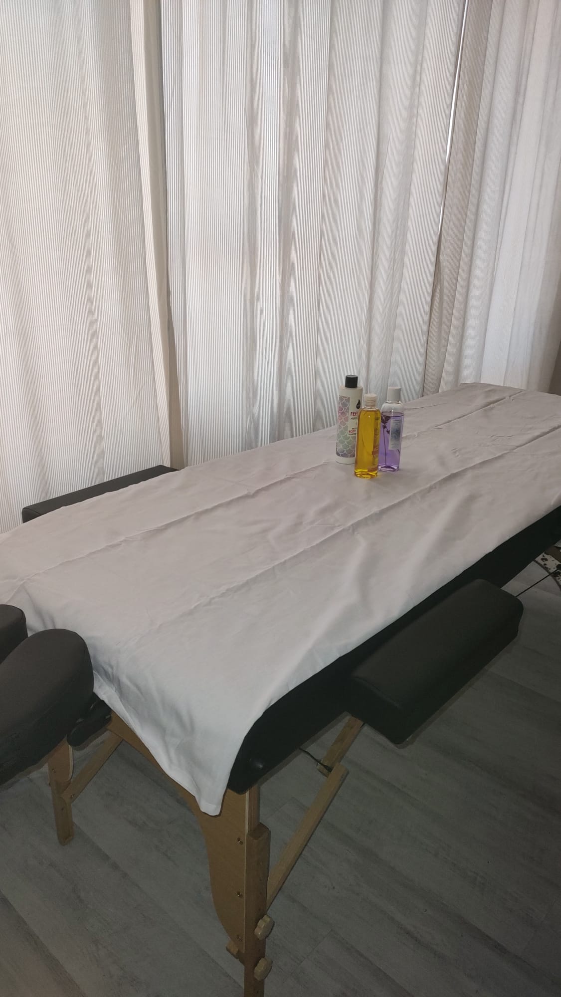 Bucuresti - Escorta Sexy - Salut, esti in cautarea unu masaj relaxant profesional dar si mai mult de atat? Atunci eu sunt solutia, detin masa de masaj, uleiuri profesionale fara parfum, muzica ambientala intr-un spatiu discret si luxos, posibilitatea de a face dus inainte si dupa.  pentru mai mukte detalii suna-ma sau scrie pe whatsapp la numarul afisat, discretia si igiena pe primul loc.  NU DERANJA INUTIL!!