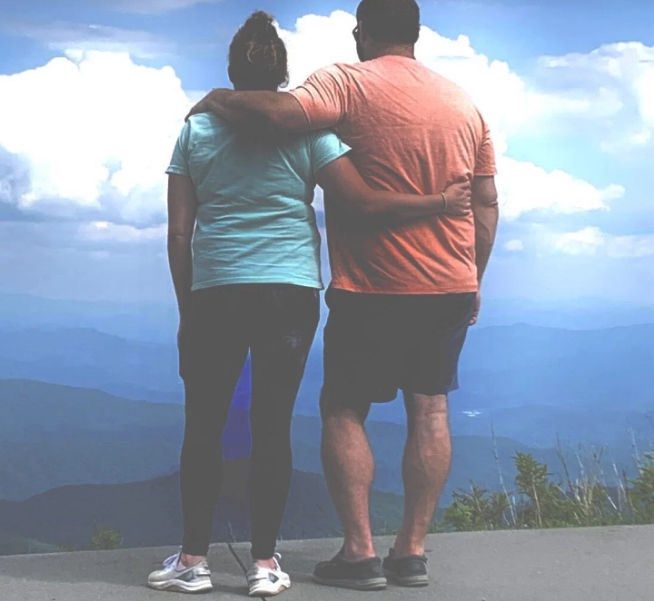 Bucuresti - Escorta Sexy - Cuplu suntem maturi so?ul 38 ani eu 36 pentru domnii maturi discre?ie ?i igiena aveam WhatsApp ?i telegram ?i pag olyfrens avem ?i filmule?e le oferim contra cost nu gratis