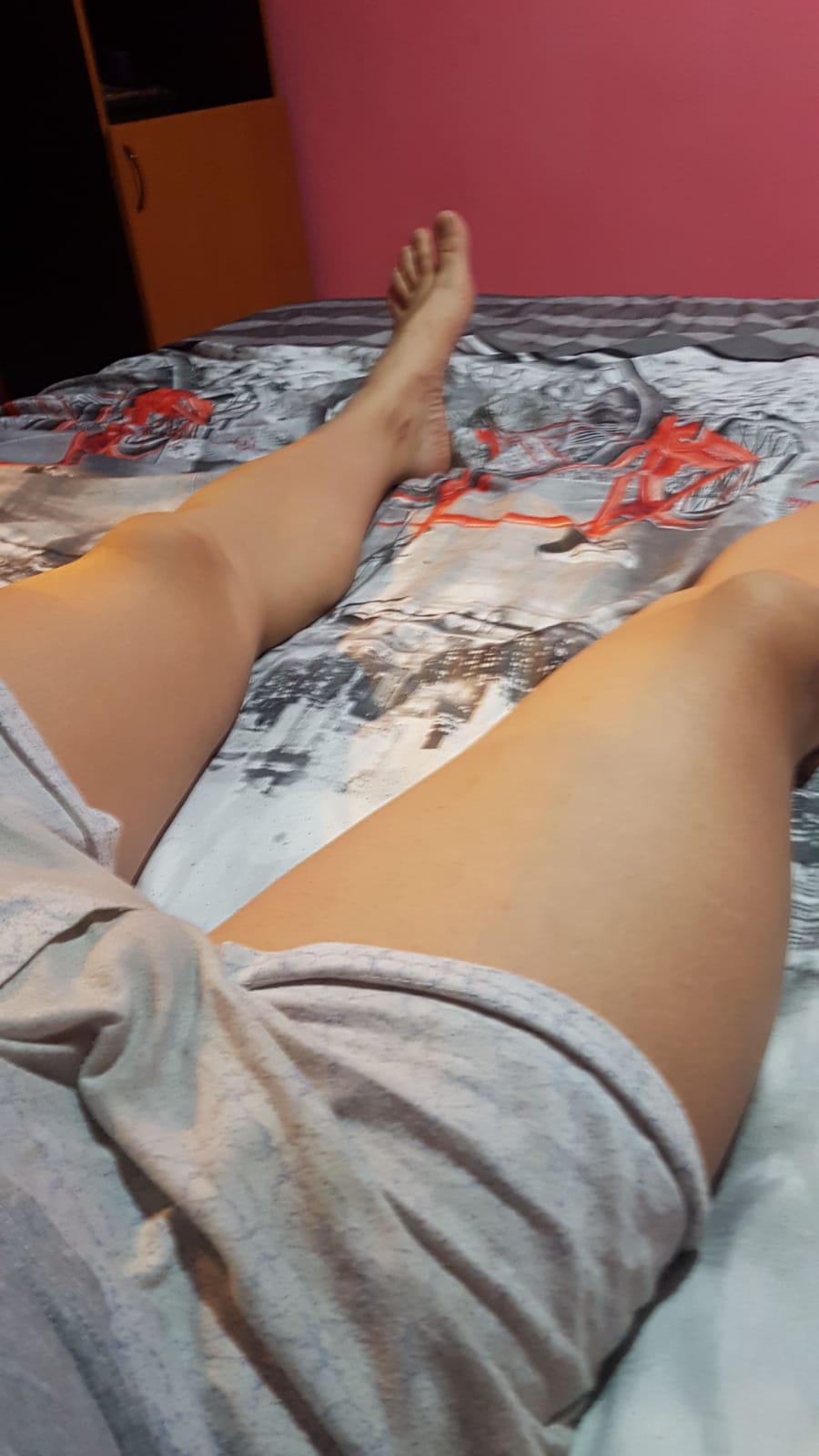 Bucuresti - Escorta Sexy - Tân?r dotat versatila 22cm cu loc