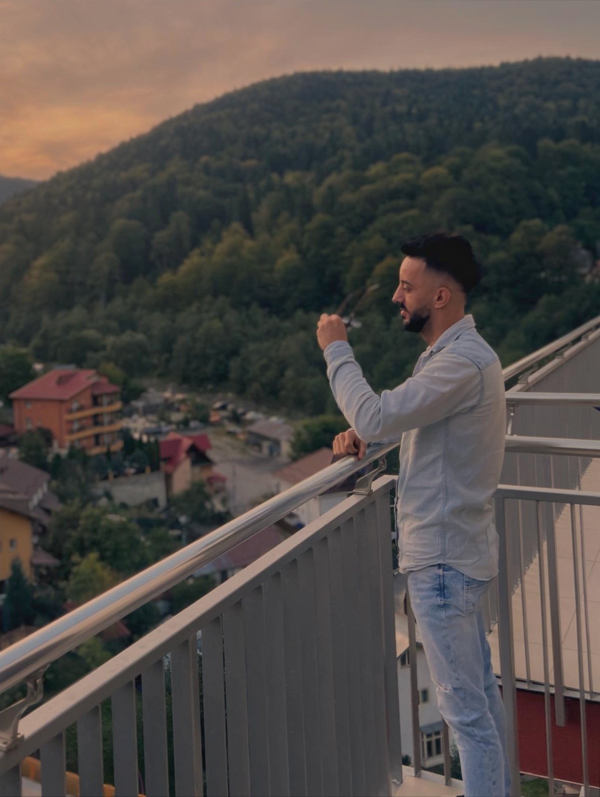 Bucuresti - Escorta Sexy - Ai mai facut sxx cu un baiat tanar? Ai avut experienta in care nu ai uitat o nici azi ? Te-a facut sa te simti atat de bine incat ii mai scrii Vrei sa iti arat ce stiu? Cum ma desfasor in pat .  .  ? Am 26 de ani bucuresti baiat educat linistit Creativ spontan imi place sxxul pe bnni Pentru ca ma satisface Iti arat si videoclipuri sa vezi inainte cat de experimentat sunt cat talent am in pat Desigur videoclipuriile vin contra cost Eu sunt Cristi Prietenul meu Vlad Hai sa te invatam ce nu stii despre sxx