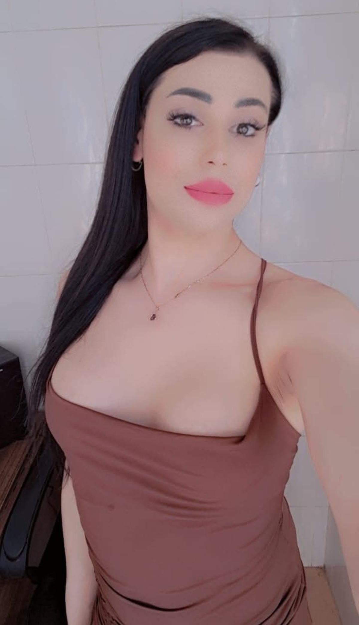 Escorta Oras: Bucuresti - Escorta Telefon: 0760501945 -  Servicii Escorta : Escorta sexy si atenta la detalii te astept la mine domn serios sa-ti ofer cele mai bune servicii de companie, masaj de relaxare, body cu creme si uleiuri parfumate, esti un domn caruia ii place atmosfera atunci suna-ma, nu iti va parea rau.  Detalii la telefon. 