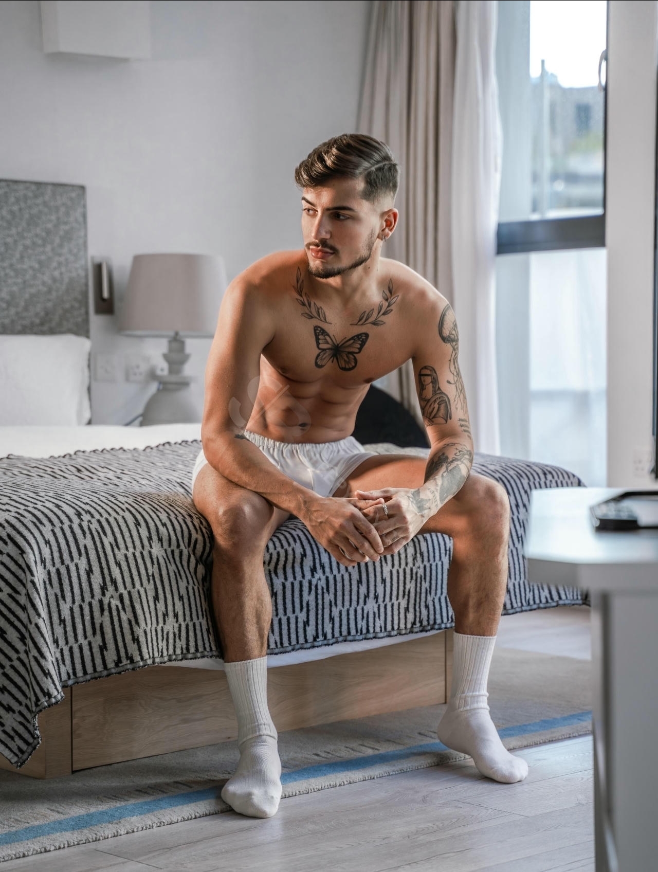 Escorta Oras: Bucuresti - Escorta Telefon: 0732882443 -  Servicii Escorta : Vrei sa fim impreuna un timp amandoi? Fara telefoane fara nimic de-a afara Doar noi doi in casa dezbracati cu un vin alb Si interes de distractie fara judecati' Purtam discuti frumoase Facem s.  e.  x cum vrem Iti aduc placere iti fac pe plac Sunt escort Stiu sa ma comport cu tine Am experienta si garantez distractie Nu crezi ? Iti ofer si cele mai bune videoclipuri Naturale filmate de mine Sunt eu si baieti cunoscuti de ai mei Videoclipurile sunt contra cost La fel si s.  e.  x.  u.  l cu mine Vrei un baiat tanar discret.  .  Sunt pregatit sa te satisfac Cum cred ca e mai bine anuntul meu este contra cost Experienta-discretie