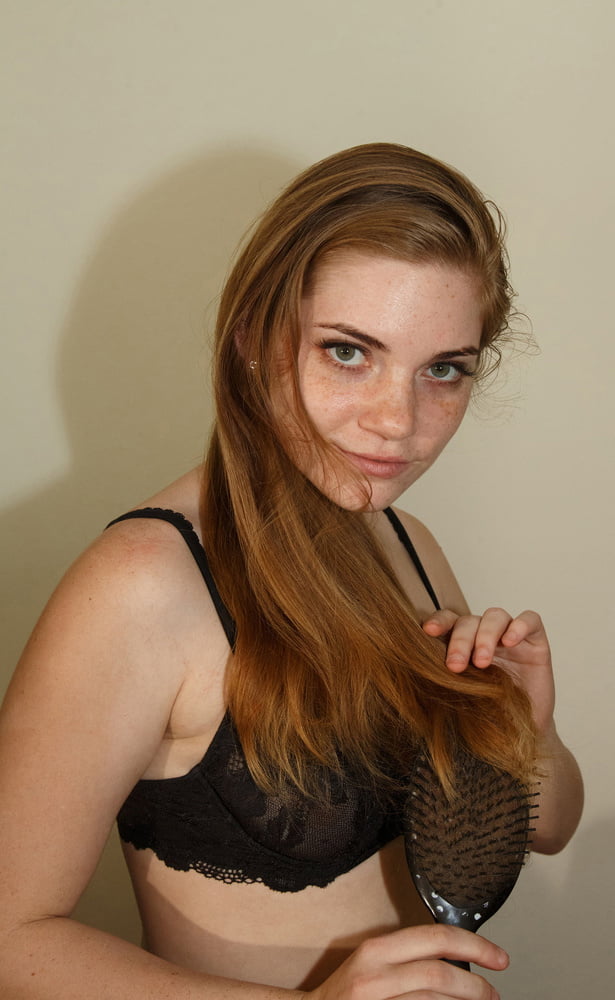 Bucuresti - Escorta Sexy - Citeste cu atentie, nu e gluma!!! Sunt o nimfomana cu acte, am nevoie de sex la greu, dar si de discretie.  Sex oral, normal, anal, perversiuni si sex in grup sau propune-mi tu orice si garantat nu refuz mai ales sa-ti gust sperma! Doar suna-ma la orice ora, tel 0906-800-817 sau dicreti prin sms la nr 1533, trimite textul NIMFO CU ACTE sa-ti raspund negresit.  Sunt pornista cu multe fantezii, conditia singura e sa ai minim 18 ani.  Pupici dulci.  Tarif 1, 9 eur/min si 1, 5 eur/sms, fara tva. 