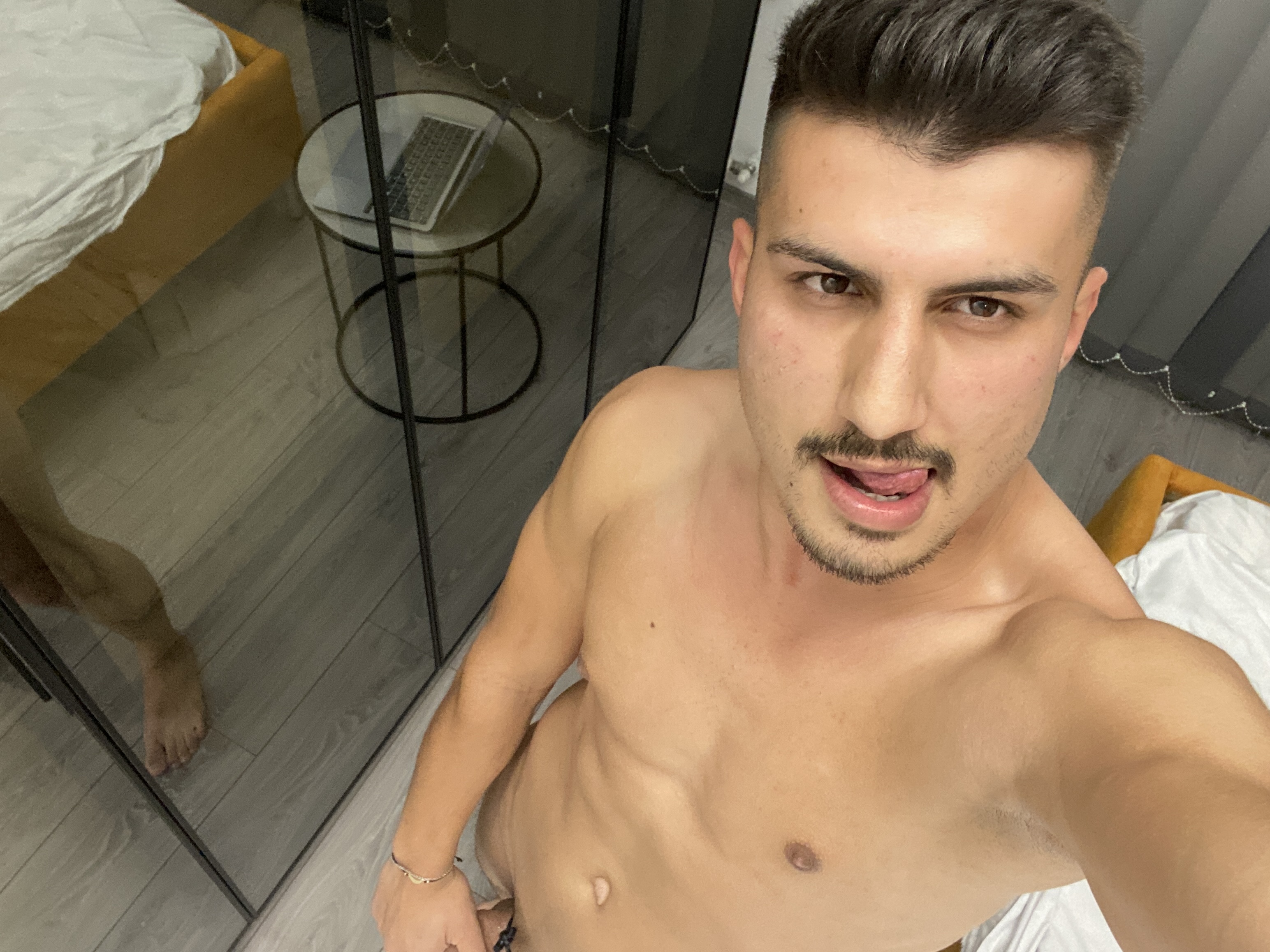 Escorta Oras: Bucuresti - Escorta Telefon: 0762382715 -  Servicii Escorta : Escorta senzuala iti pot oferi companie, masaj de relaxare, intr-o ambianta placuta, clipe linistite la domiciliul meu sau al tau.  Astept domni seriosi si manierati.  Detalii la telefon