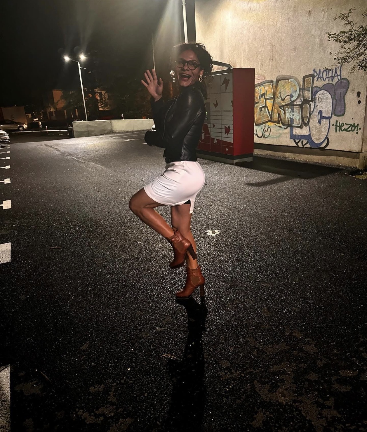 Buch - Escorta Sexy - R?spund doar în aplica?ia WhatsApp