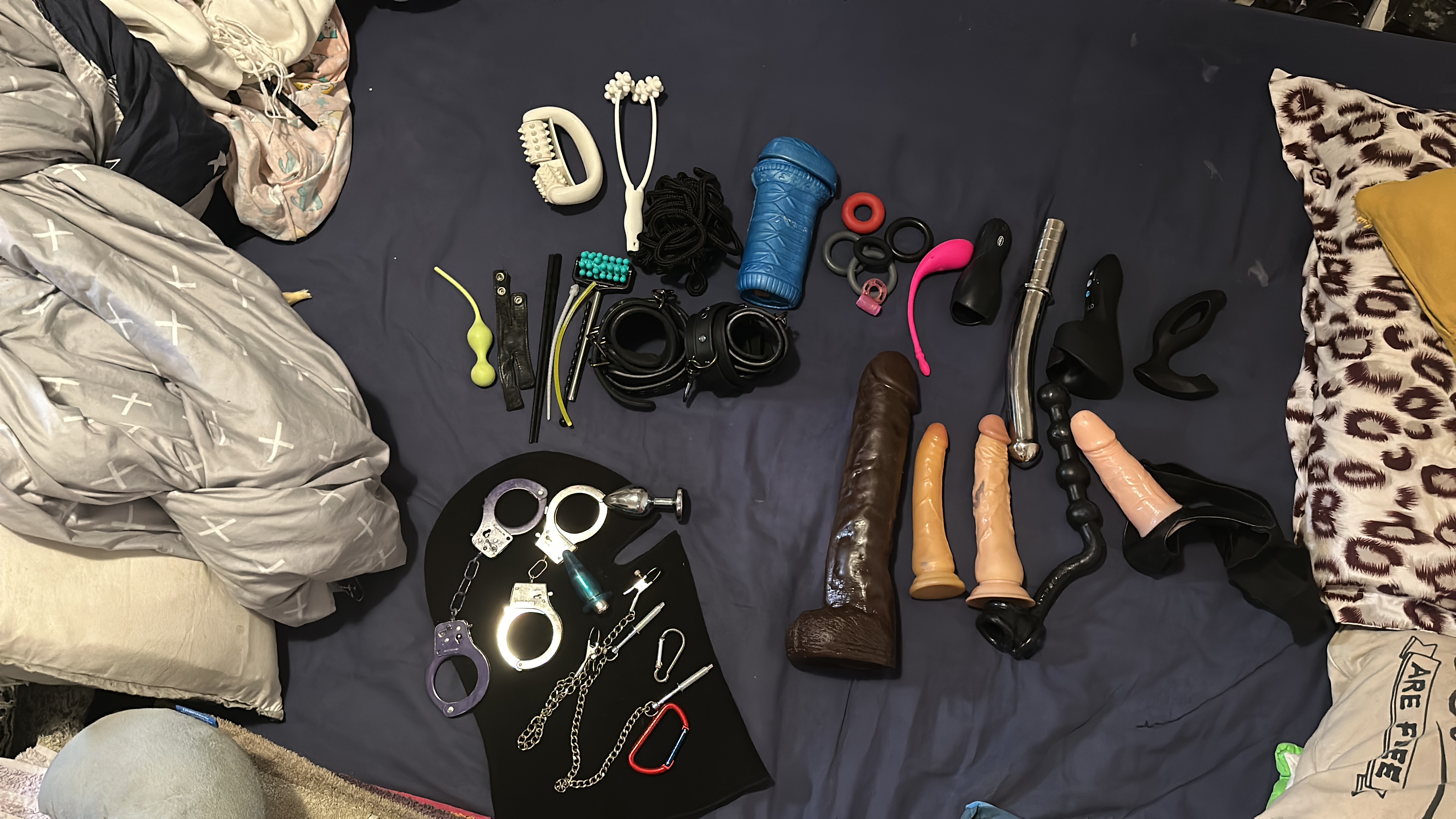 Bucuresti - Escorta Sexy - Salut, ma numesc David , 29 ani , activ cu locatie .  Va ofer masaj de relaxare erotic si multe alte fantezii, trebuie doar sa fi decis ce vrei! Nu raspund la numere private ! Nu trimit poze xxx! Cei ce au pofta de caterinca vor fi blocati! Mai multe detalii va astept la telefon sau whatsApp! Multumesc!
