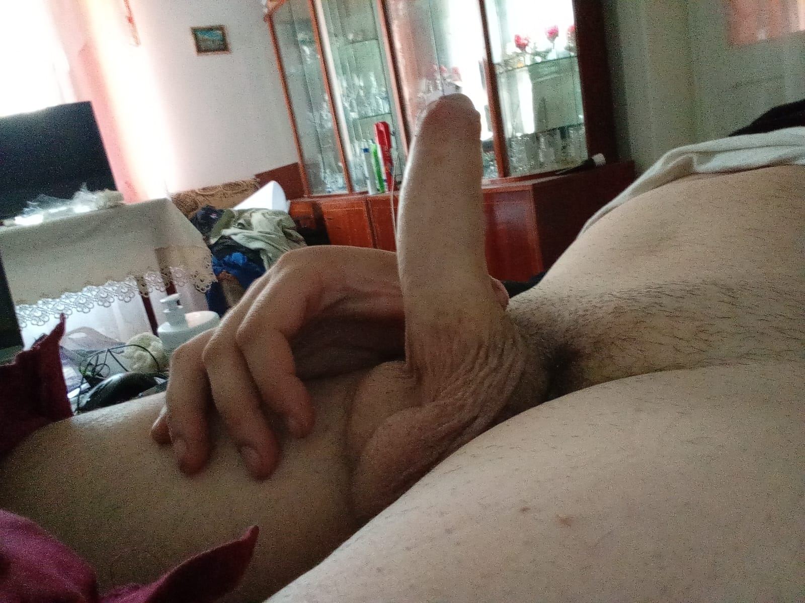 Galați - Escorta Sexy - Eu sunt Marian din Tudor Vladimirescu județul Galați sunt doar activ sunt în căutarea unui pasiv care să îmi facă toate plăcerile îmi doresc să cunosc persoana respectivă și să ne întâlnim față în față eu nu am loc nici mașina cine vrea să o facem cu adevărat aștept mesaje pe WhatsApp sau la telefon