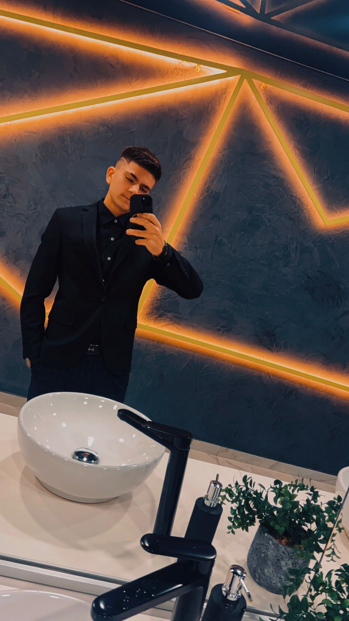 Escorta Oras: Târgoviște - Escorta Telefon: 0766722920 - Servicii Escorta : Tânăr îngrijit și atent la detalii ofer companie și momente de neuitat doamnelor și domnisoarelor Escorta Oras: Târgoviște - Escorta Telefon: 0766722920 - Servicii Escorta : Tânăr îngrijit și atent la detalii ofer companie și momente de neuitat doamnelor și domnisoarelor