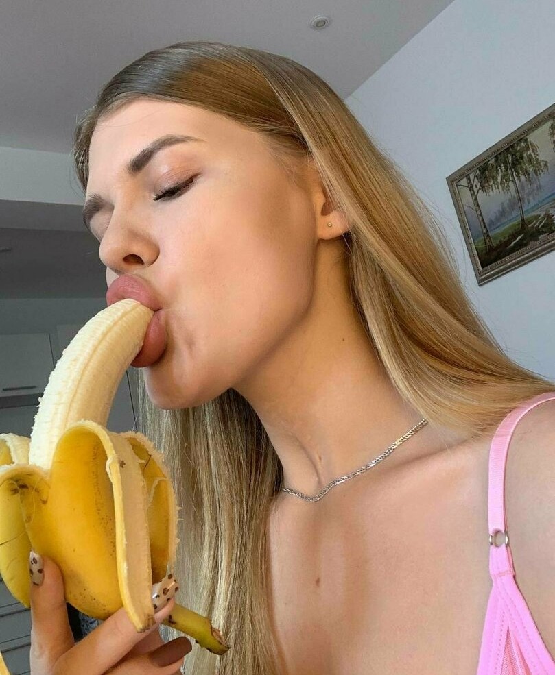 Escorta Oras: Bucuresti Toata Tara - Escorta Telefon: 0906800843 -  Servicii Escorta : BANANA ta o vreau, Andreea, studenta nonconformista, ador bananele tari si bune.  Daca ai una pentru mine, da-mi-o.  tel.  meu este 0906 800 843 Sau astept sms-ul tau cu textul BANANA la 1533 si te voi contacta eu.  PUPICI UNDE VREI TU! Exclusiv adultilor! (1, 5 eur/sms sau 1, 9 eur/min+tva)