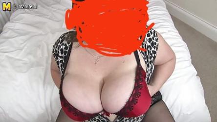 Bucuresti - Escorta Sexy - Matura sini mari ofer masaj de relaxare și servici de calitate domnilor maanierati