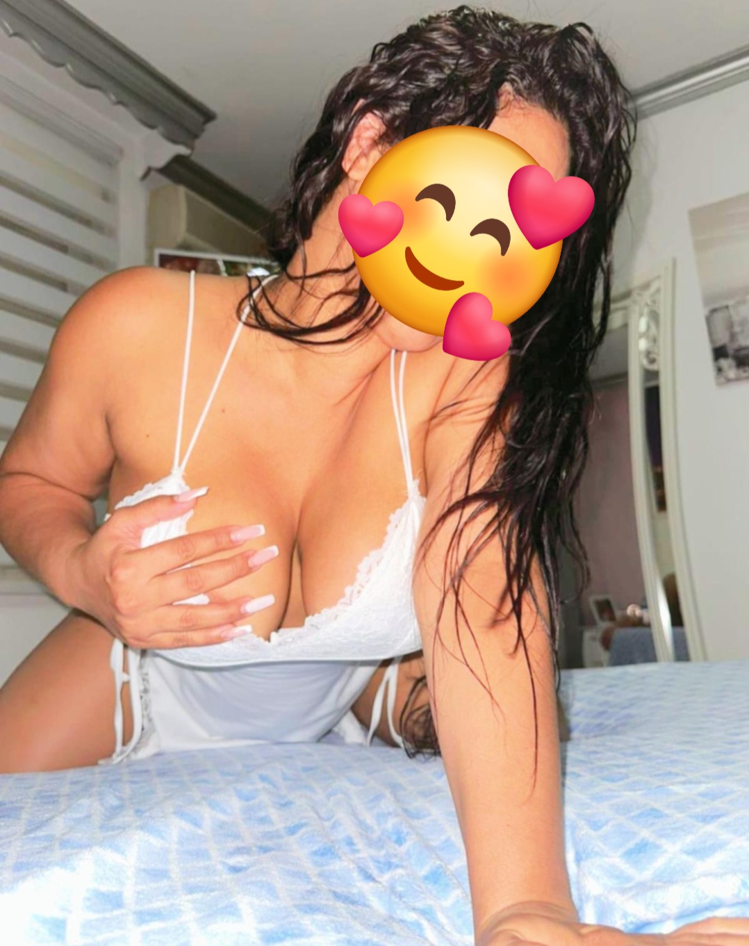 Escorta Sex - Escorta bruneta, dulce si senzuala te astept la mine domn serios sa-ti ofer cele mai bune servicii de companie, masaj de relaxare, body cu creme si uleiuri parfumate.  Daca esti un domn caruia ii place atmosfera atunci suna-ma, nu iti va parea rau.  Detalii la telefon.  - Telefon: 0735135165 