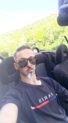 Bucuresti - Escorta Sexy - Bună mă numesc George am 23 de ani și sunt un tip liniștit și sincer  și mi-ar placea să cunosc o tipă drăguță cuminte care să îsi dorească o relație serioasă  bazată pe resepct și încredere și cuminte