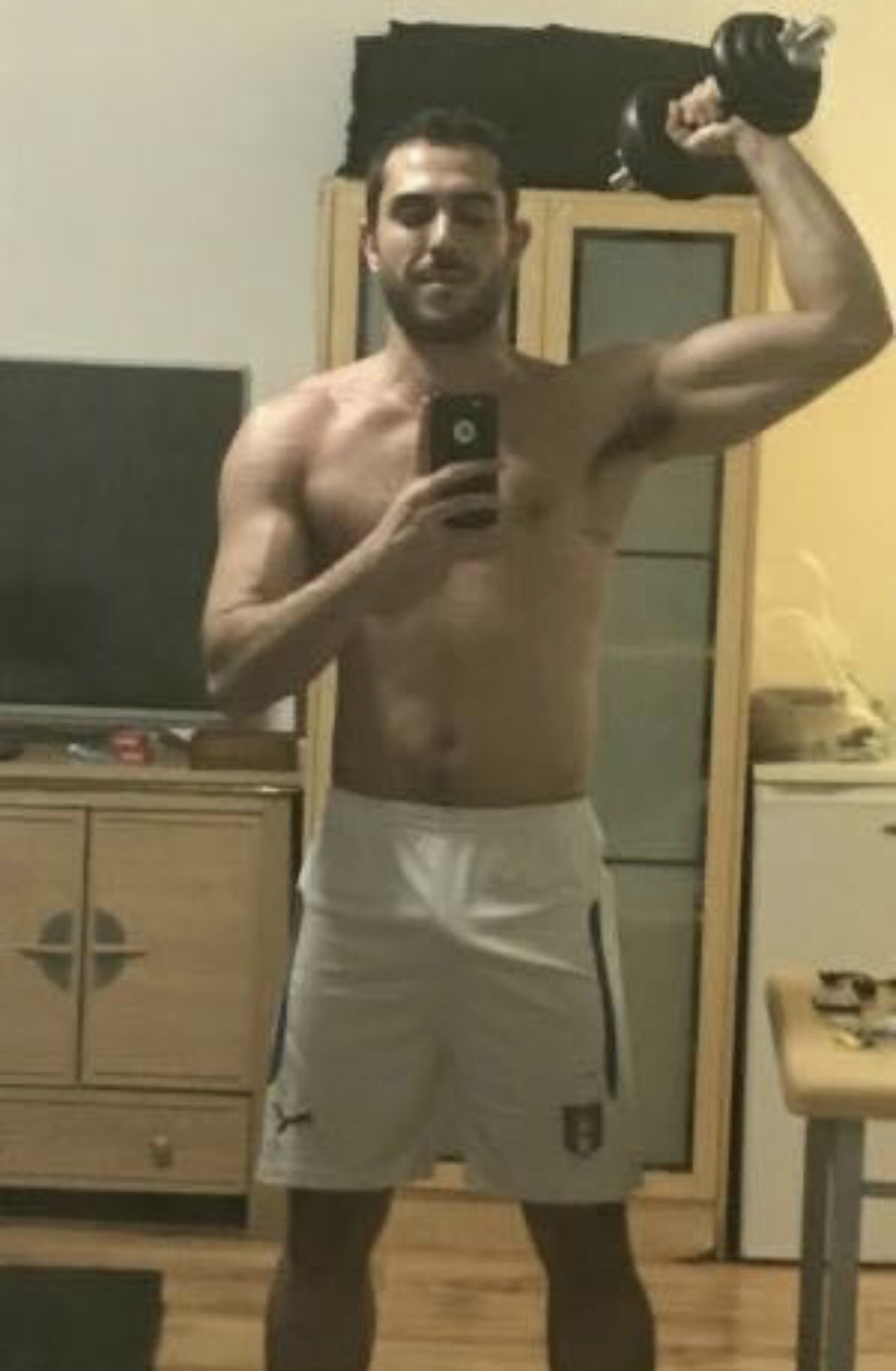 Bucuresti - Escorta Sexy - Salut sunt Nicolae aici sa te satisfac cu videoclipurile mele si pe camera dans masturbare se?x cu prietenii tu te uiti la noi ne spui fetisurile tale si le punem in practica am locatie in zona afisata ma si deplasez daca este nevoie prefer de regula sa folosim condom Daca esti interesat de anuntul meu Scrie mi pe whatssapp la numarul afisat Sunt online, de regula mai mult pe whatssapp Inainte sa suni scrie mi te rog