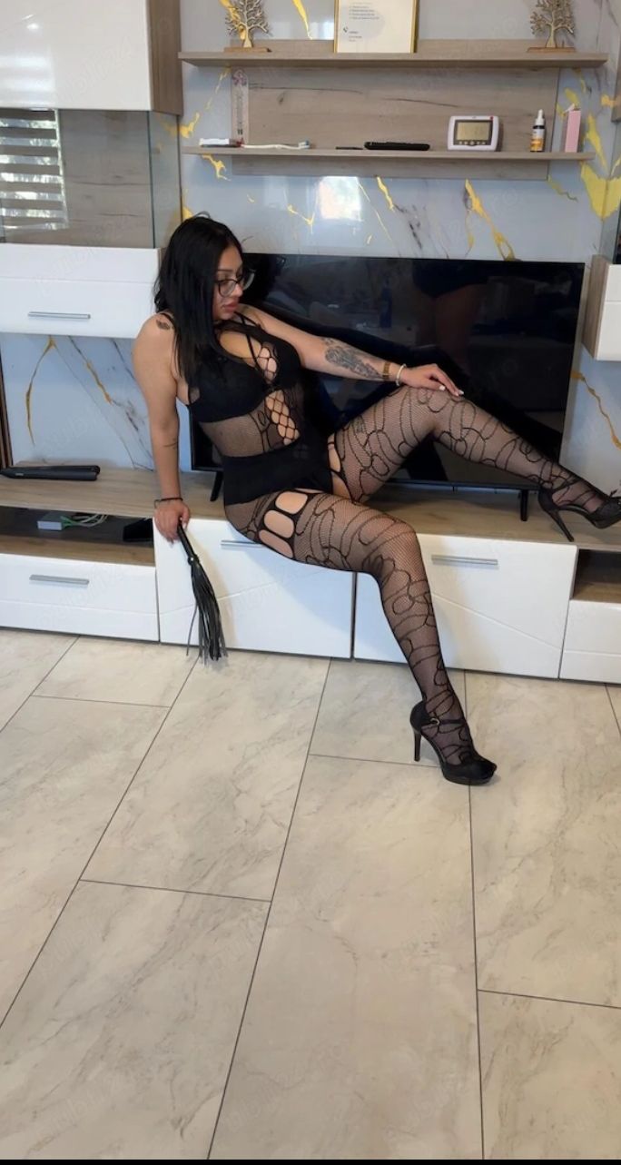 Bucuresti - Escorta Sexy - CUPLU TRANSEXUALE 2 FETE SI 2 BAIETI OFERIM SHOW WEB SI FILMULETE IN GRUP SI DOMINARE HAI SA NE DESTRABALAM STIL NEBUN