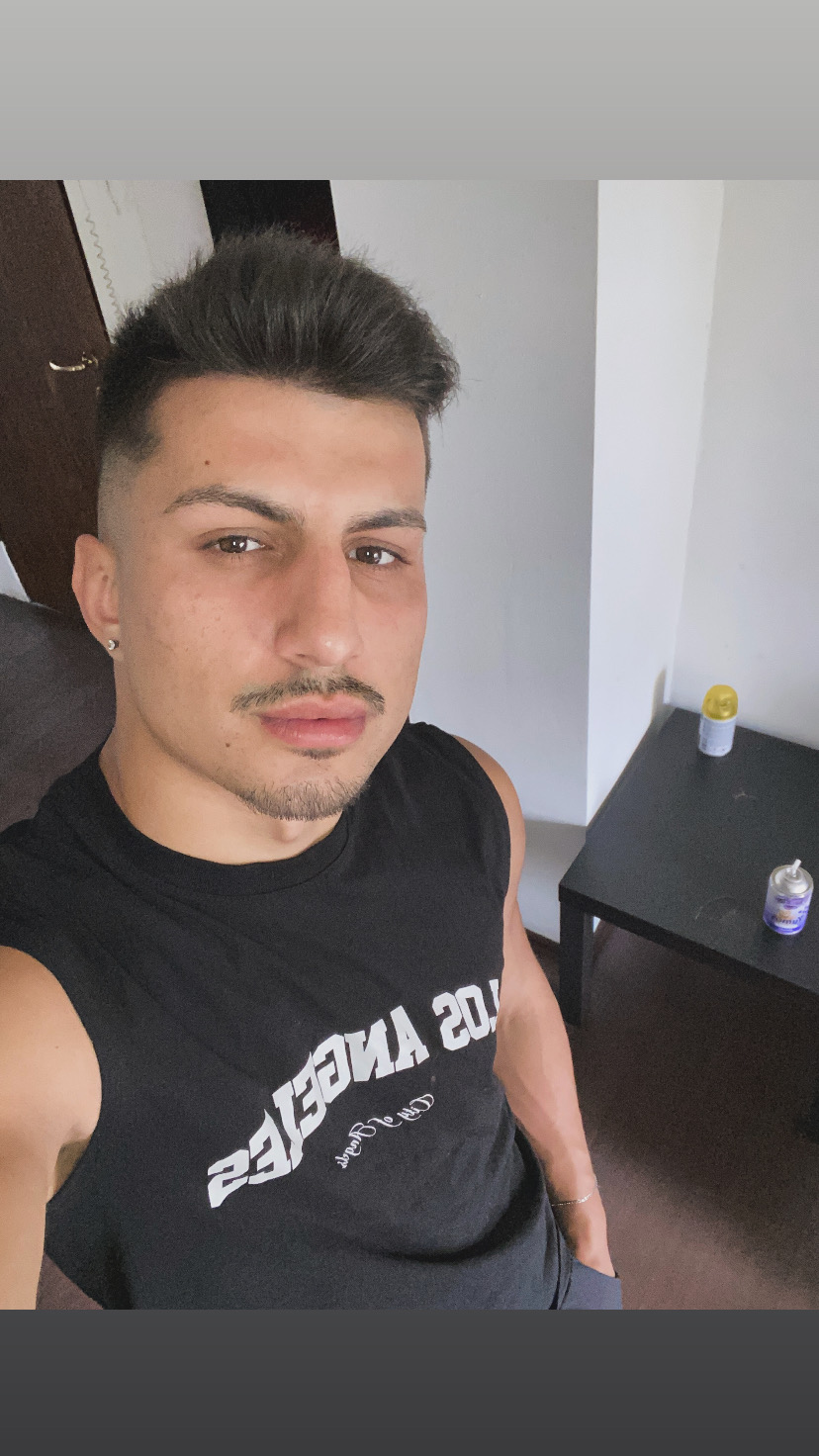 Escorta Oras: Bucuresti - Escorta Telefon: 0762382715 -  Servicii Escorta : Escorta senzuala iti pot oferi companie, masaj de relaxare, intr-o ambianta placuta, clipe linistite la domiciliul meu sau al tau.  Astept domni seriosi si manierati.  Detalii la telefon