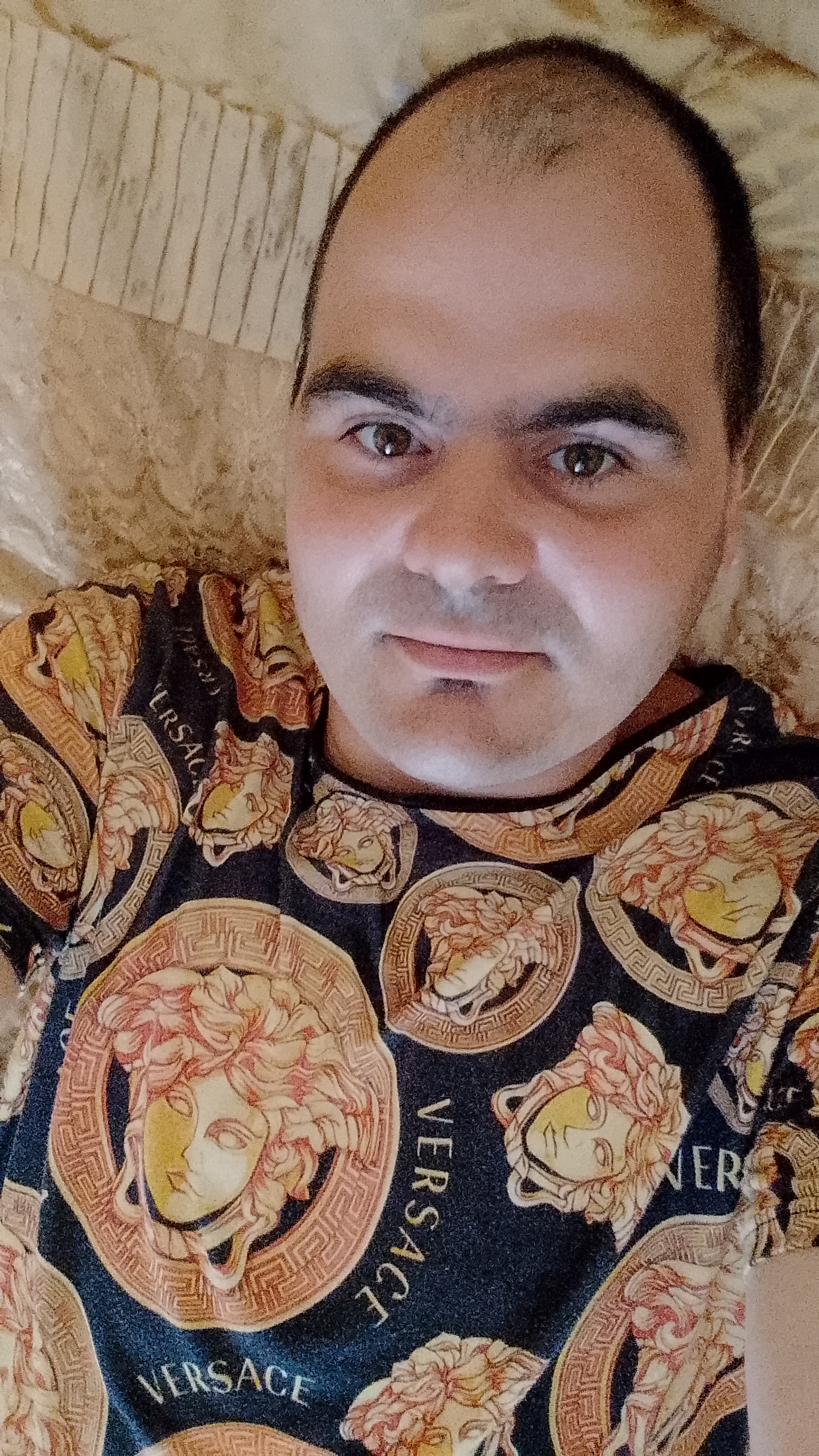 Galați - Escorta Sexy - Salutare Eu sunt Marian din Tudor Vladimirescu jude?ul Gala?i Caut o persoan? care s? îmi fac? toate pl?cerile Eu sunt doar activ îmi place s? te pun în genunchi ?i s? te ?in cu mâinile de cap s? o sugi foarte mult îmi place s? te pun capr? ?i s? te fut a?tept mesaje pe WhatsApp nu am loca?ie