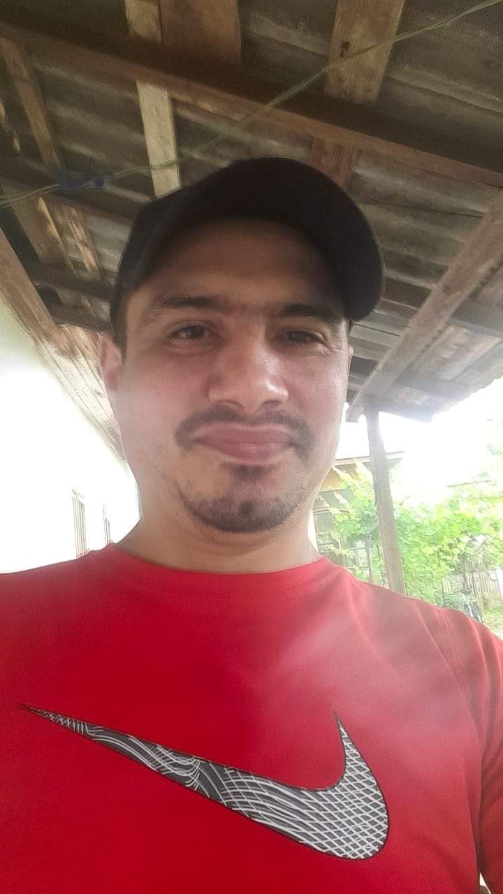 Escorta Oras: Teleorman - Escorta Telefon: 0762942772 -  Servicii Escorta : Sunt din salcia Teleorman lucrez in București paza la metrou am 41 de ani sunt singur aștept să mă contactezi