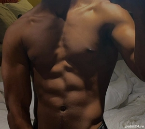 Bucuresti - Escorta Sexy - Buna sunt un african bi interesat de barbat hai sa ne vedem