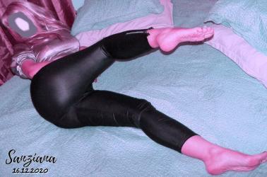 Bucuresti - Escorta Sexy - Fund fierbinte, bun de lins, spermat si venerat, jucarii, nylon, tocuri, peruci, lenjerii sexy te asteapta sa iti satisfaca poftele ascunse! Vreau sa imi bagi chiar acum un deget in fund! Sunt stapana Sanziana, zeita fetisista, regina jocurilor de rol, experta in dinamici interpersonale ce acopera intreaga arie bdsm si un etalon al stilului de viata femdom.  Eu aduc in viata ta noutatea, verva sau distractia de care duci lipsa.  Iti pot vinde lenjerie purtata.  Iti pot oferi si masaj profesional.  Serviciile pot fi combinate dupa dorinta.  Fii manierat si fa dovada ca meriti sa imi treci pragul! Poze noi!