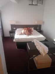 București - Escorta Sexy - Escorta senzuala iti pot oferi companie,  suntem cuplu soț si soție vă asteptam să va descoperiți cele mai ascunse fantezii si secrete suntem deschisi si naturali.  .  .  .  .  .  .  masaj de relaxare, intr-o ambianta placuta, clipe linistite la domiciliul meu sau al tau.  Astept domni seriosi si manierati.  Detalii la telefon